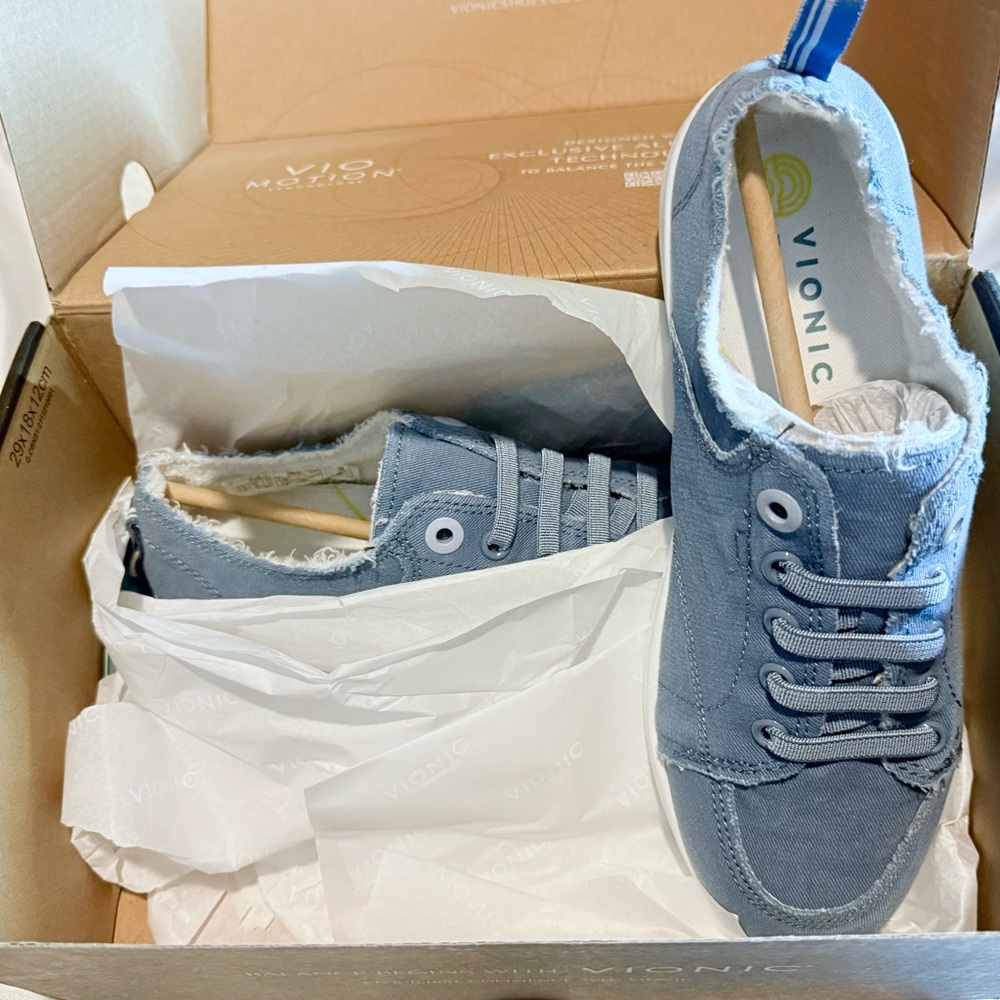 Vionic Women’s Blue Casual Sneakers